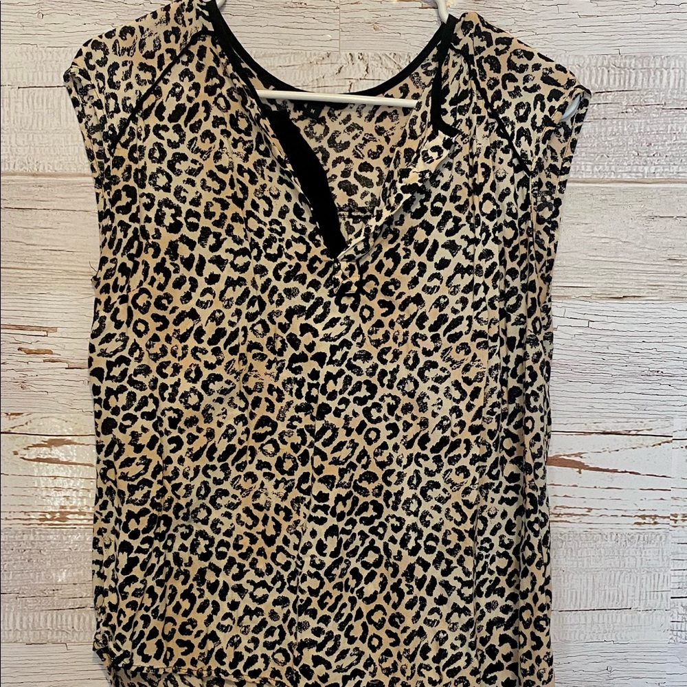 ANNE CARSON Cheetah Print Blouse